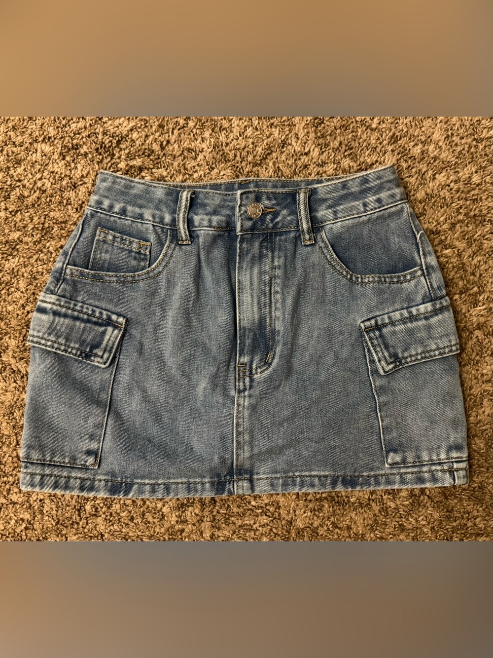 SHEIN Light Blue Denim Mini Skirt with Cargo Pockets